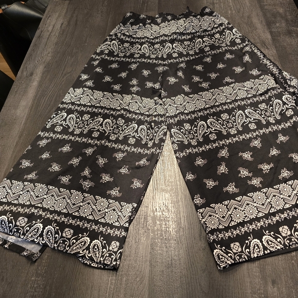 Pants - Picture 3 of 4